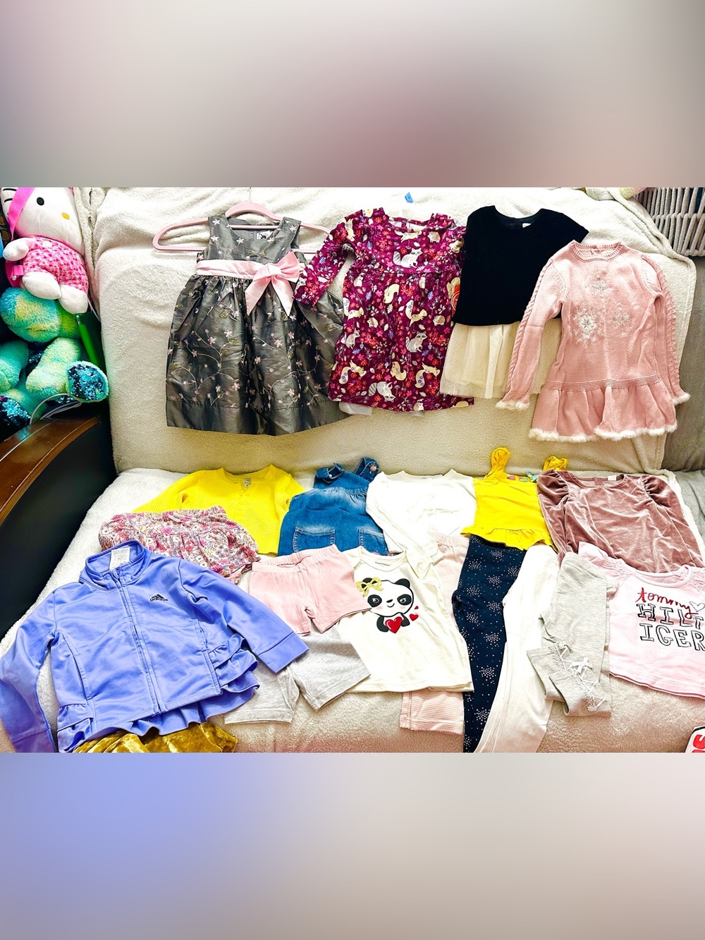 Girls Huge Lot Clothes size 2T-24 Month Zara,Gap,Disney Excellent Condition